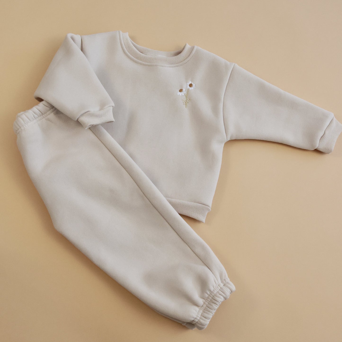 Dreaming of Daisies Sweatsuit in Oat