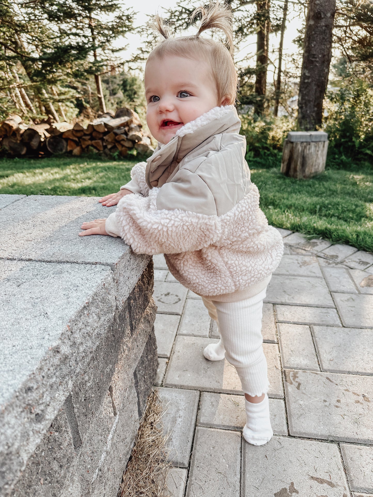 Neutral baby girl on sale clothes