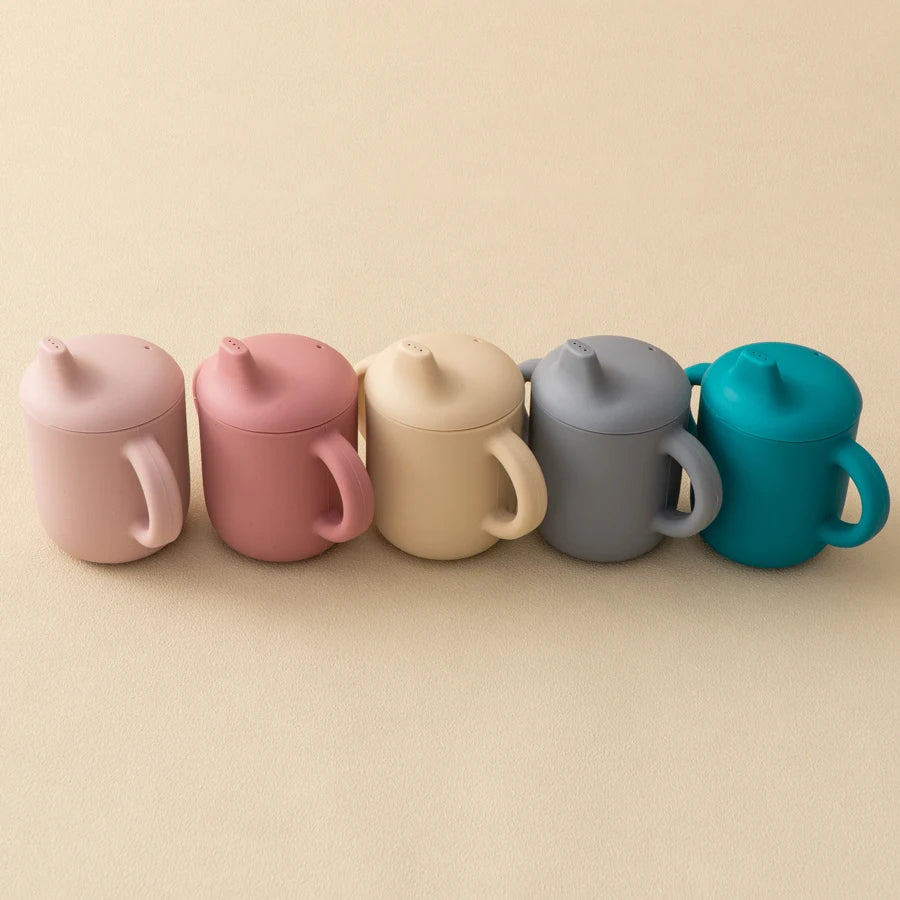 Cool Kids 1 piece Silicone Straw Cup With Two Lids